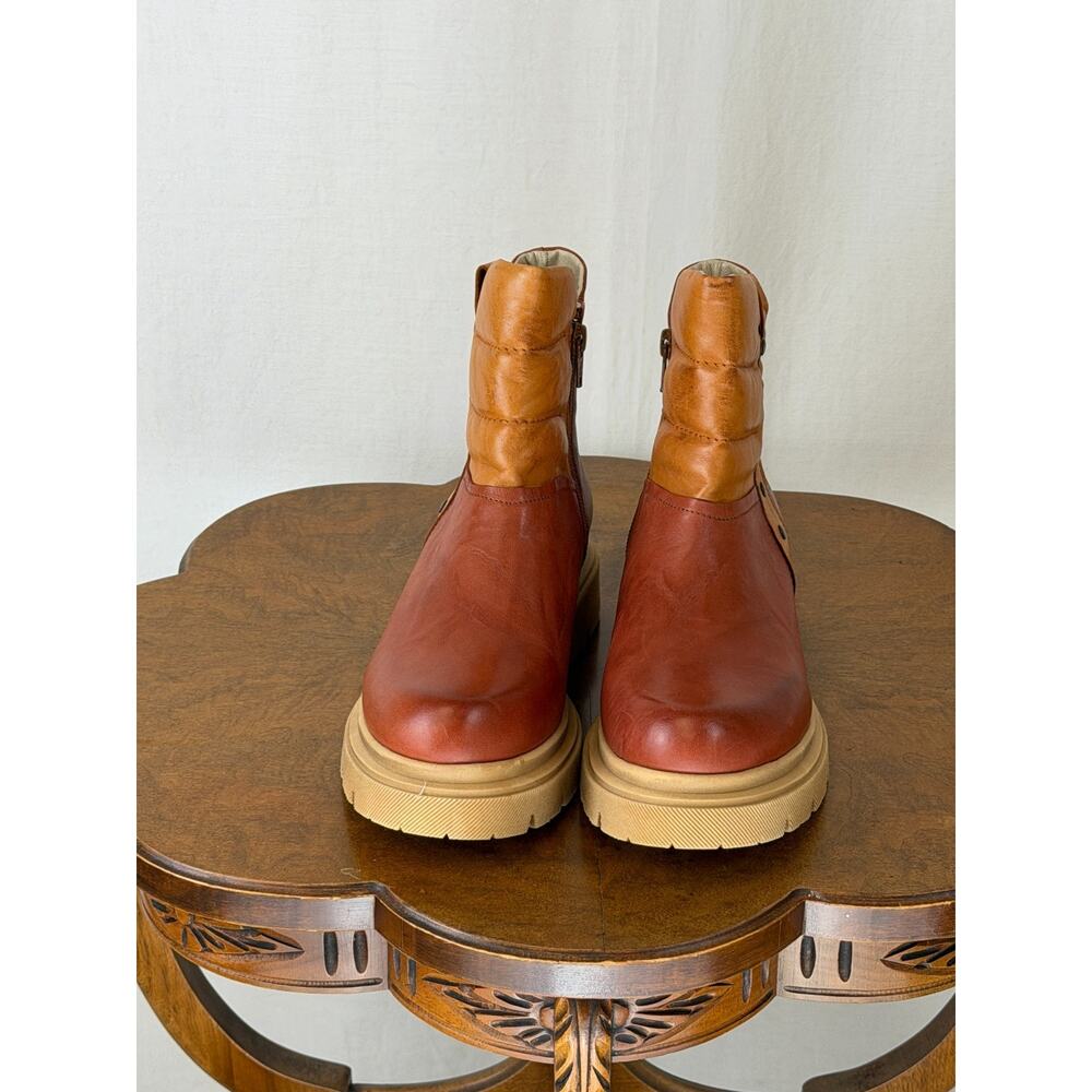 NIB Casta Xenia Rust Cognac Leather Two Tone Boot with Grommets #0281 EU 39 - Picture 2 of 9
